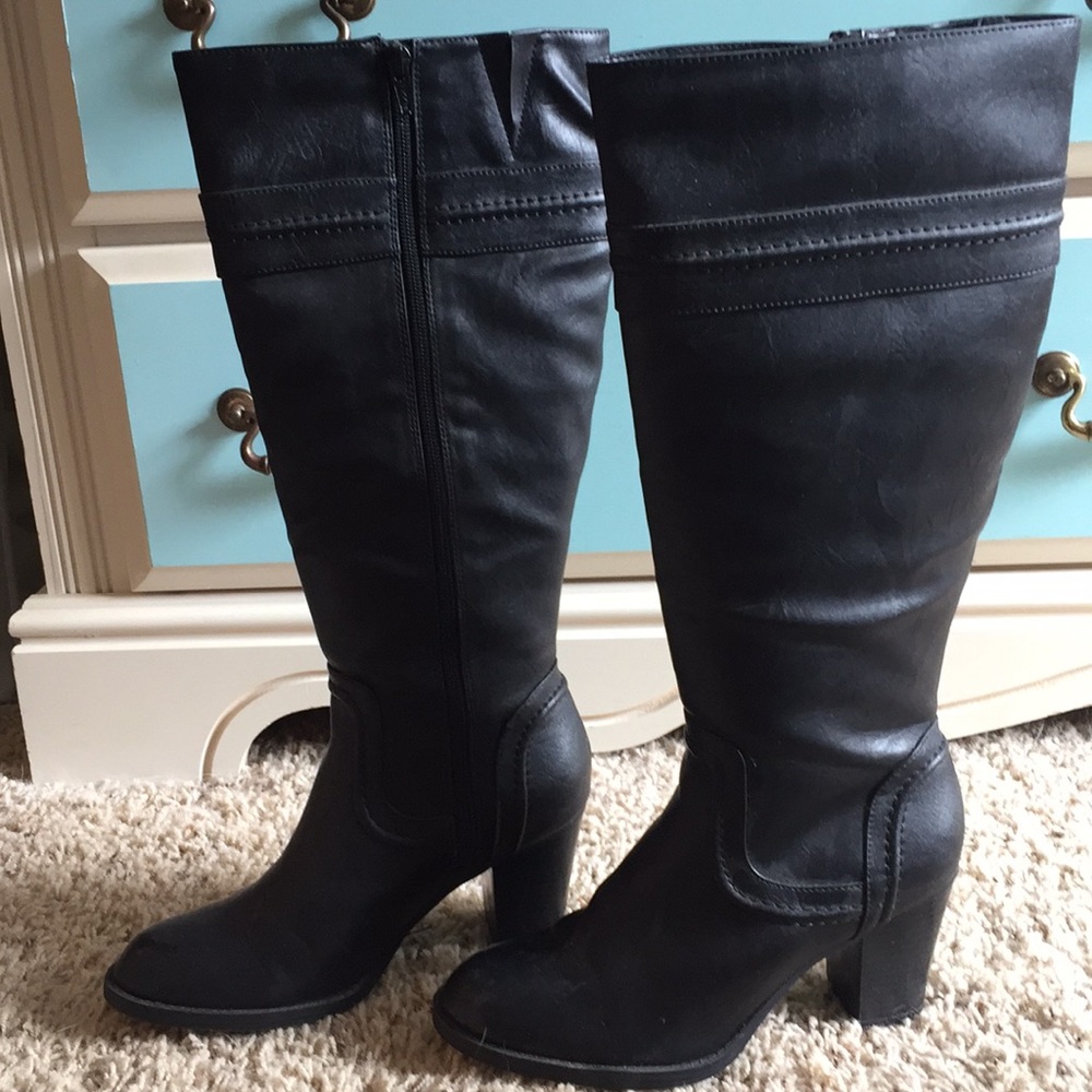 Comfortable and Cute Knee high black boots